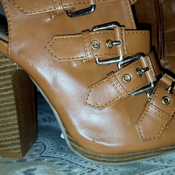 Deb Peep-Toe Mules/ Block Heels - Picture 7 of 7